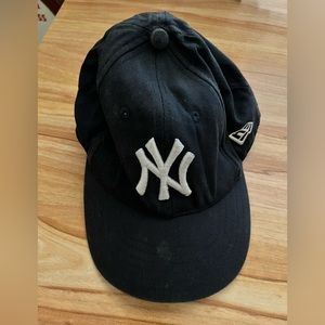 Vintage New York Yankees SnapBack Hat (Youth)